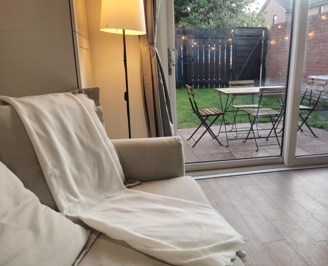 Peaceful Glasgow City House: Central Location with Free Parking Exterior photo