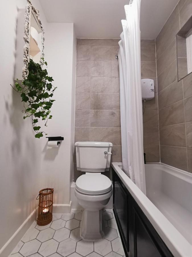 Peaceful Glasgow City House: Central Location with Free Parking Exterior photo